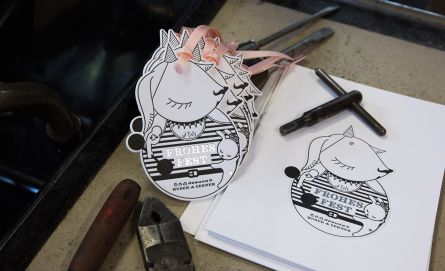 Im Letterpressverfahren hergestellte Geschenkanhänger